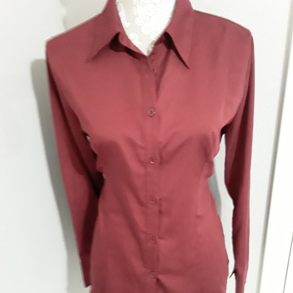 New Hotouch cotton burgundy button down top size M